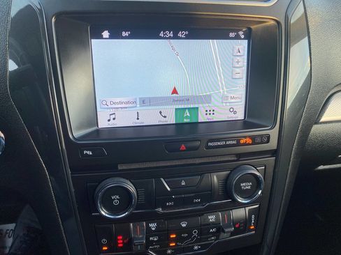 Used 2018 Ford Explorer XLT w/ Equipment Group 202A image 35