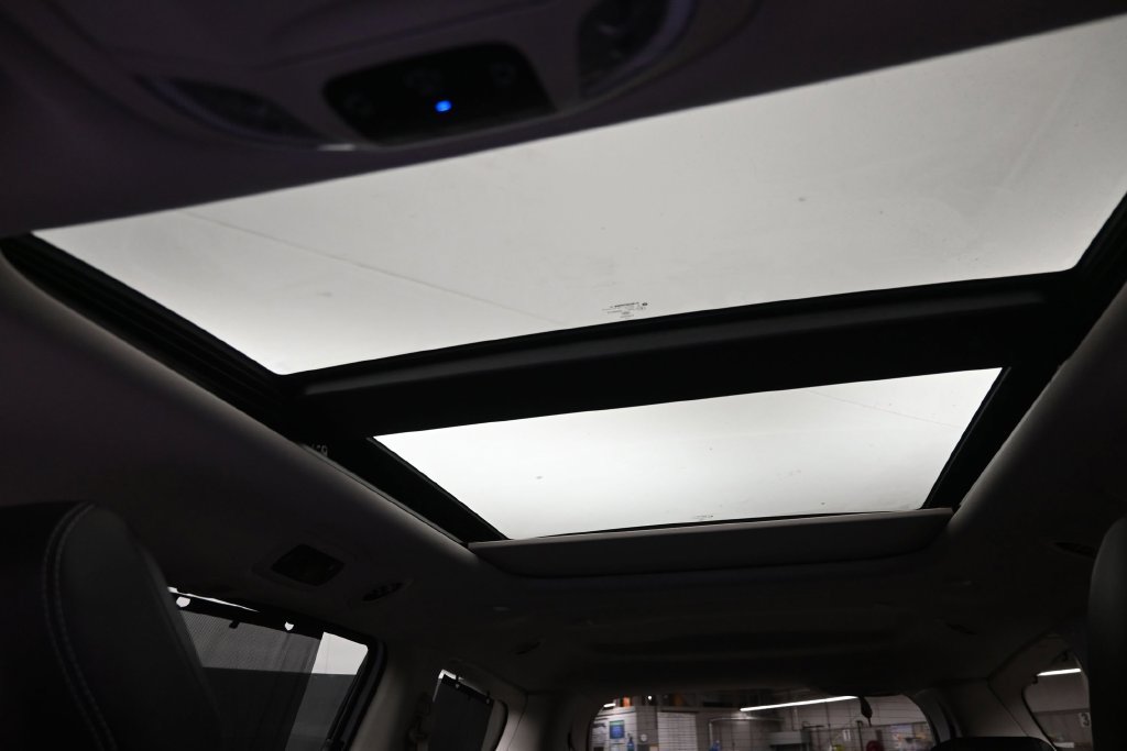 Used 2024 Chrysler Pacifica Limited FWD image 20