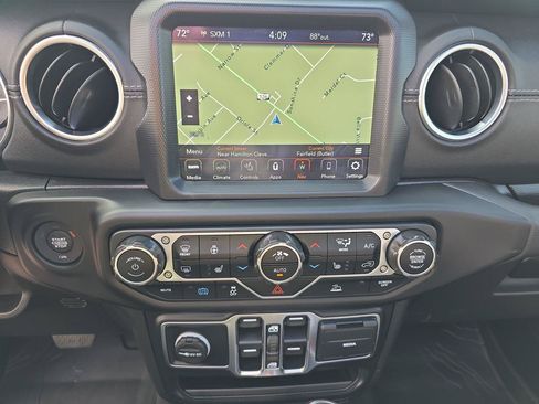 Used 2021 Jeep Wrangler Unlimited Sahara w/ Cold Weather Group AWD/4WD image 9