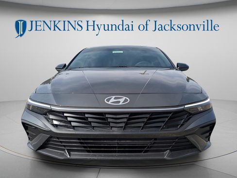 Used 2026 Hyundai Elantra Sport image 14