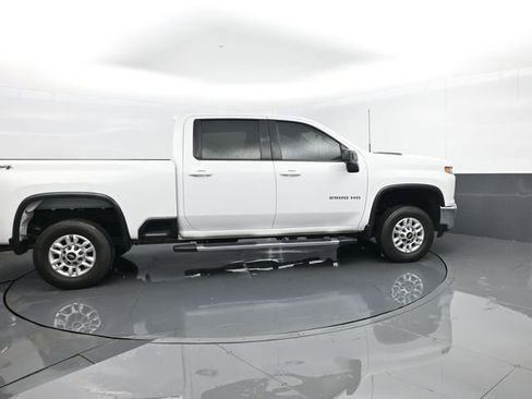 Used 2022 Chevrolet Silverado 2500 LT AWD/4WD image 4