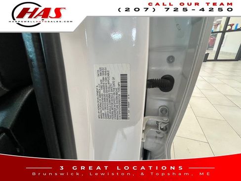 Used 2023 Honda Pilot LX image 19