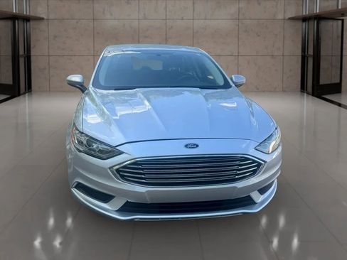 Used 2018 Ford Fusion SE FWD image 9