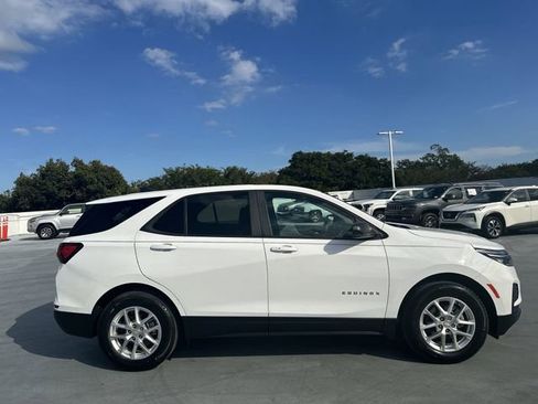 Used 2023 Chevrolet Equinox LS w/ LS Convenience Package image 10