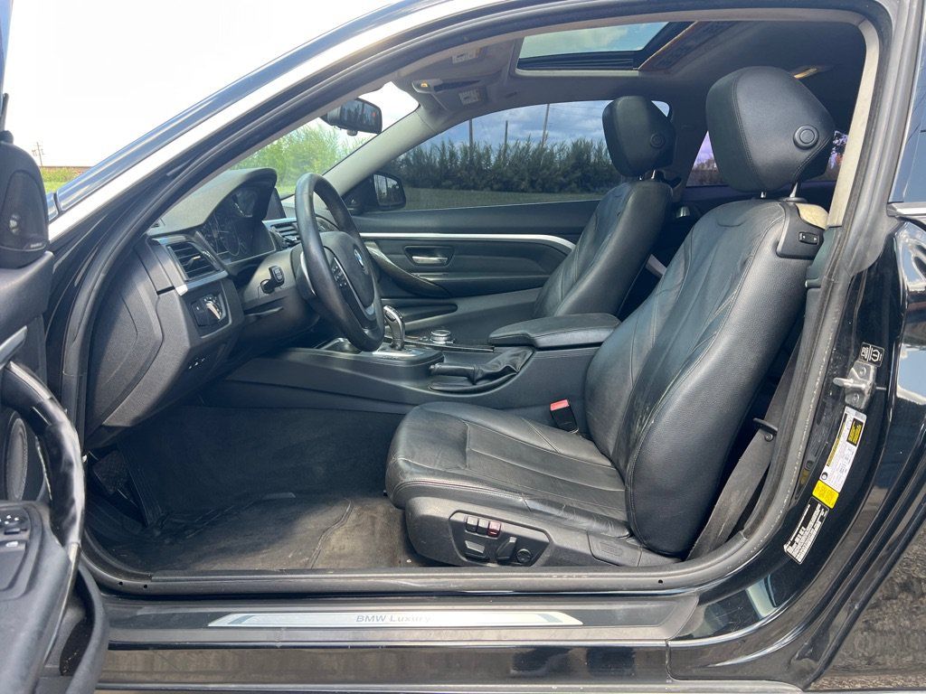 Used 2014 BMW 428i Coupe w/ Technology Package RWD image 9
