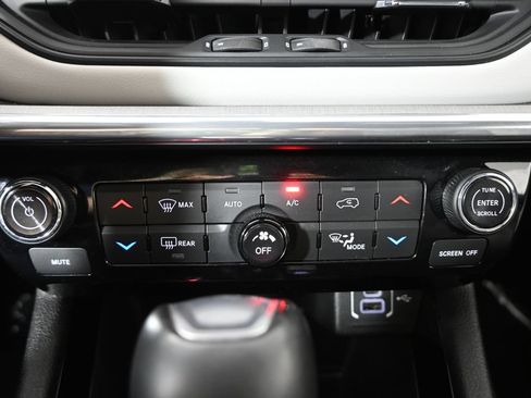 Used 2023 Jeep Compass Limited AWD/4WD image 30