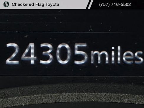 Used 2024 Nissan Kicks SR w/ SR Premium Package FWD image 25