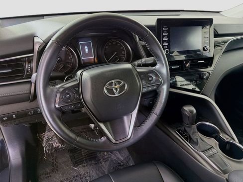 Used 2024 Toyota Camry SE image 14