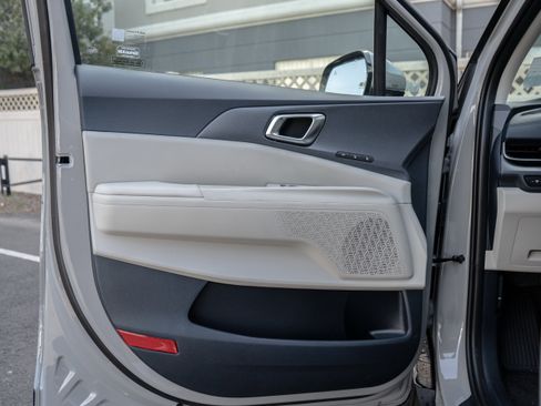 New 2026 Kia Carnival SX w/ SX Dark Edition Package FWD image 14