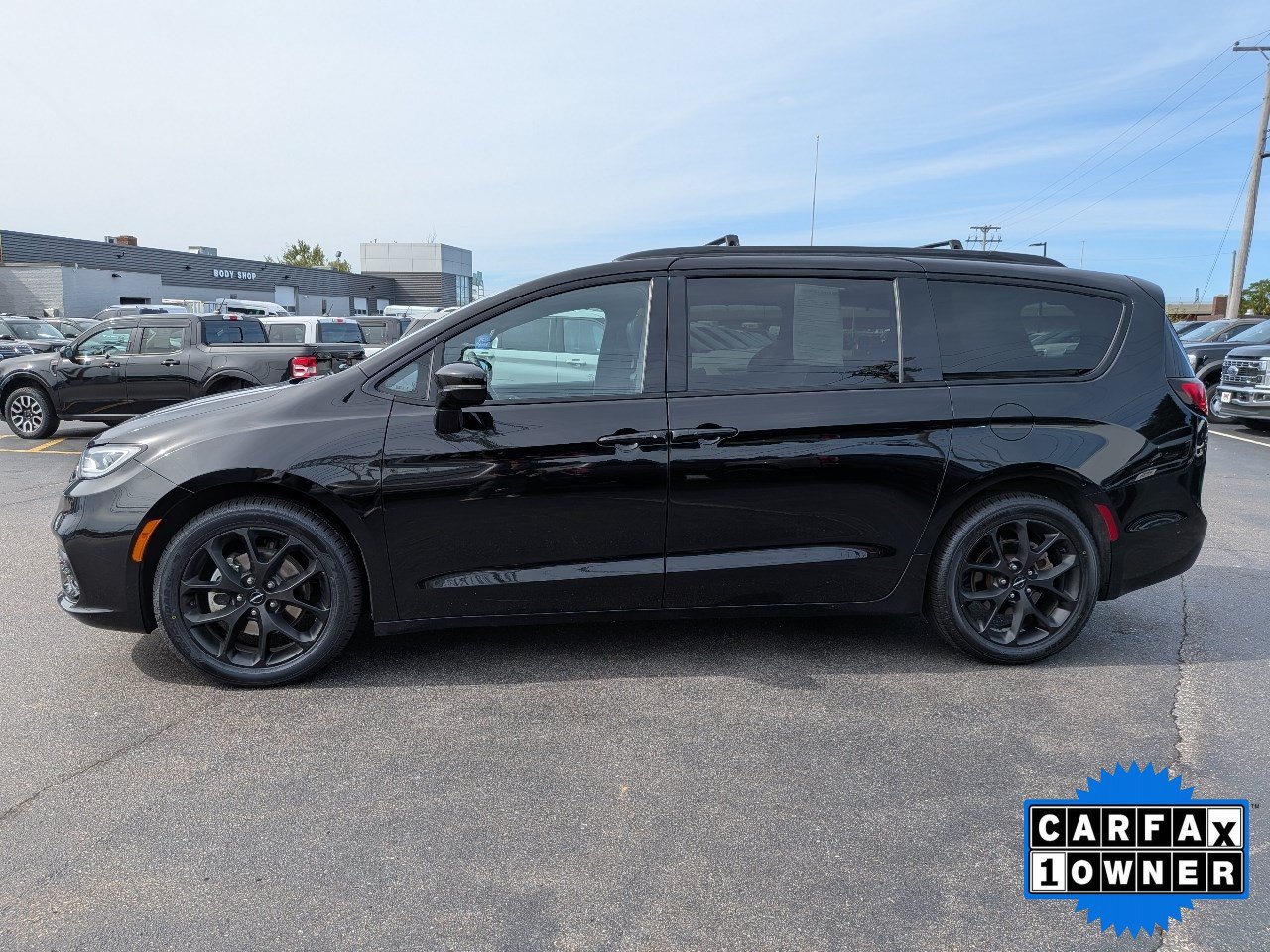 Used 2025 Chrysler Pacifica Limited FWD image 7