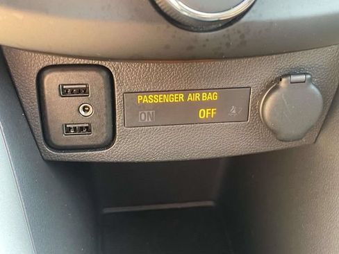Used 2020 Chevrolet Trax LT w/ LT Convenience Package FWD image 19
