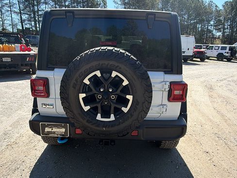 Used 2025 Jeep Wrangler Unlimited Rubicon 4xe w/ Convenience Group image 9