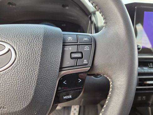Used 2025 Toyota Camry SE FWD image 22
