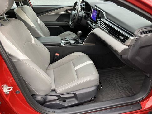 Used 2025 Toyota Camry SE w/ Convenience Package FWD image 30