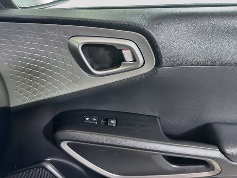 Used 2020 Kia Soul LX FWD image 30