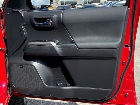 Used 2023 Toyota Tacoma TRD Off-Road w/ TRD Premium Off Road Package image 22