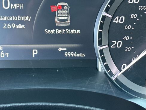 Used 2023 Toyota Highlander XLE image 31