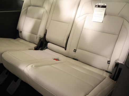 New 2025 Lincoln Navigator Reserve AWD/4WD image 14
