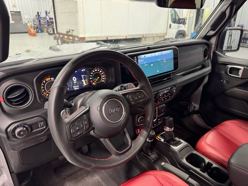 Used 2024 Jeep Wrangler Rubicon 392 image 4