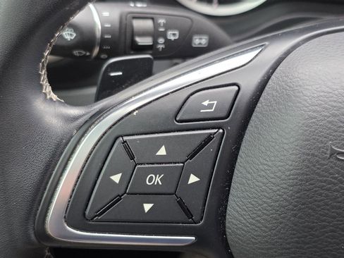 Used 2019 INFINITI QX30 w/ Navigation Package image 13