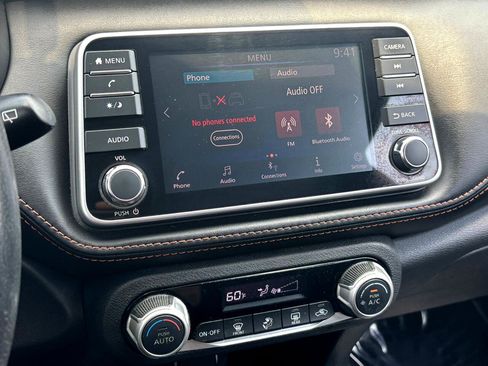 Used 2019 Nissan Kicks SR image 25