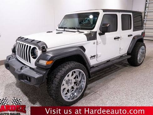 Used 2019 Jeep Wrangler Unlimited Sport AWD/4WD image 2