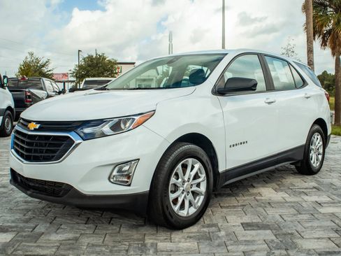 Used 2020 Chevrolet Equinox LS FWD image 3
