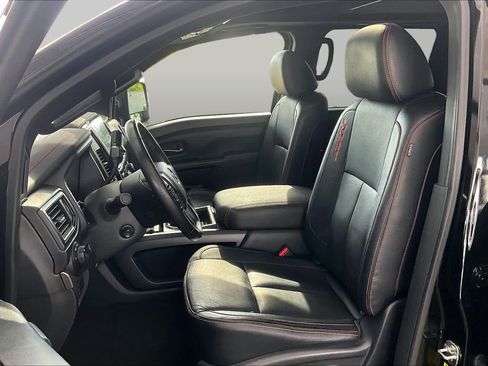 Used 2021 Nissan Titan PRO-4X w/ Pro-4x Convenience Package AWD/4WD image 8