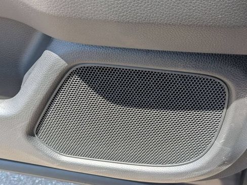 Used 2025 Honda Pilot Touring image 17