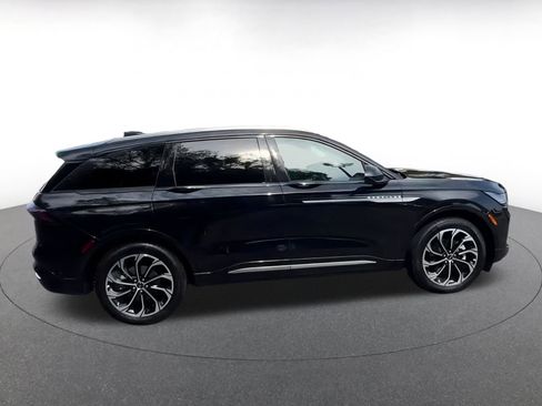 Used 2024 Lincoln Nautilus Reserve image 16