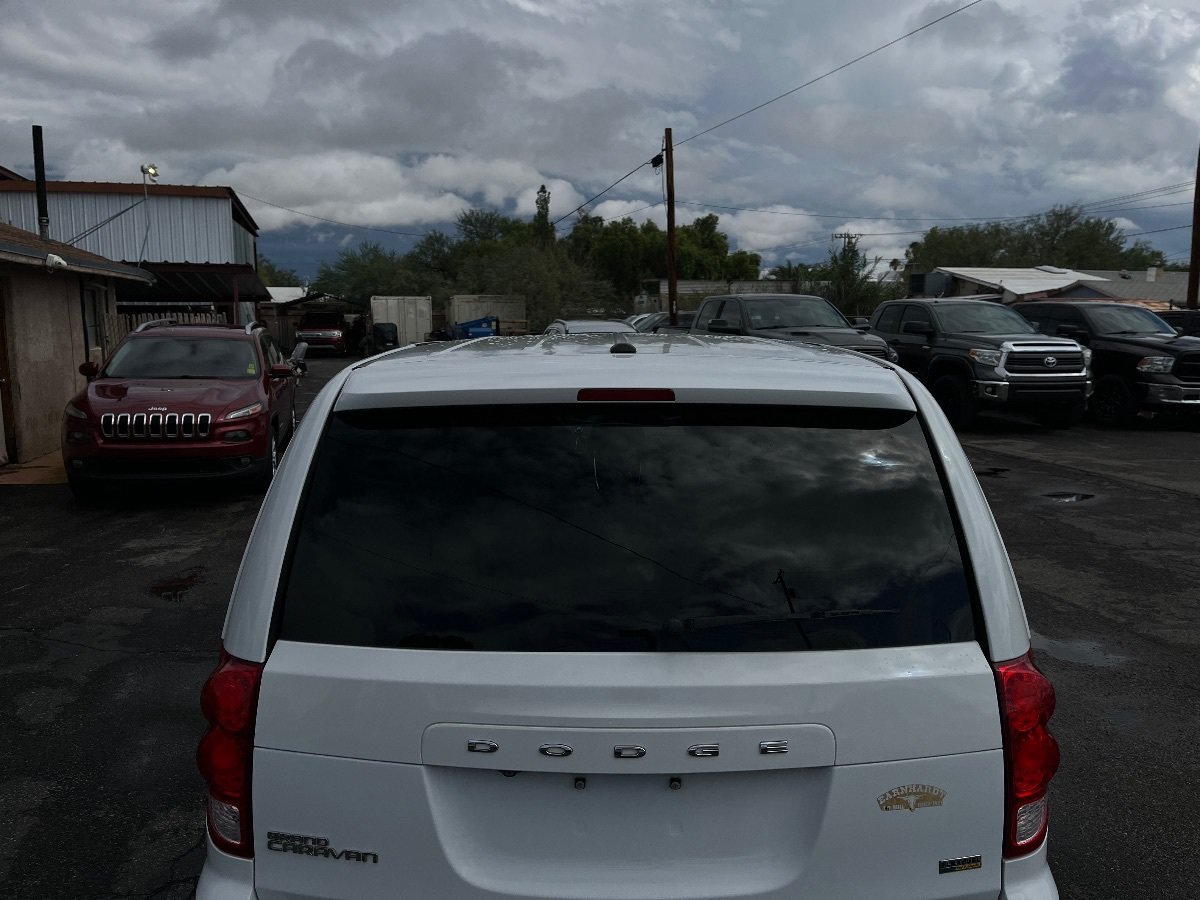 Used 2018 Dodge Grand Caravan SE FWD image 46