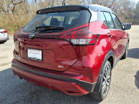 Used 2023 Nissan Kicks SV image 6