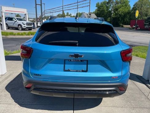 Used 2025 Chevrolet Trax RS w/ Sunroof Package FWD image 4