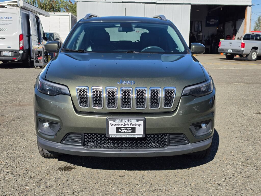 Used 2019 Jeep Cherokee Latitude Plus w/ Cold Weather Group AWD/4WD image 2
