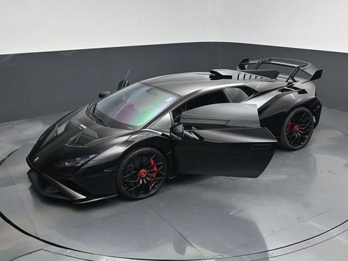 Used 2022 Lamborghini Huracan STO RWD image 20