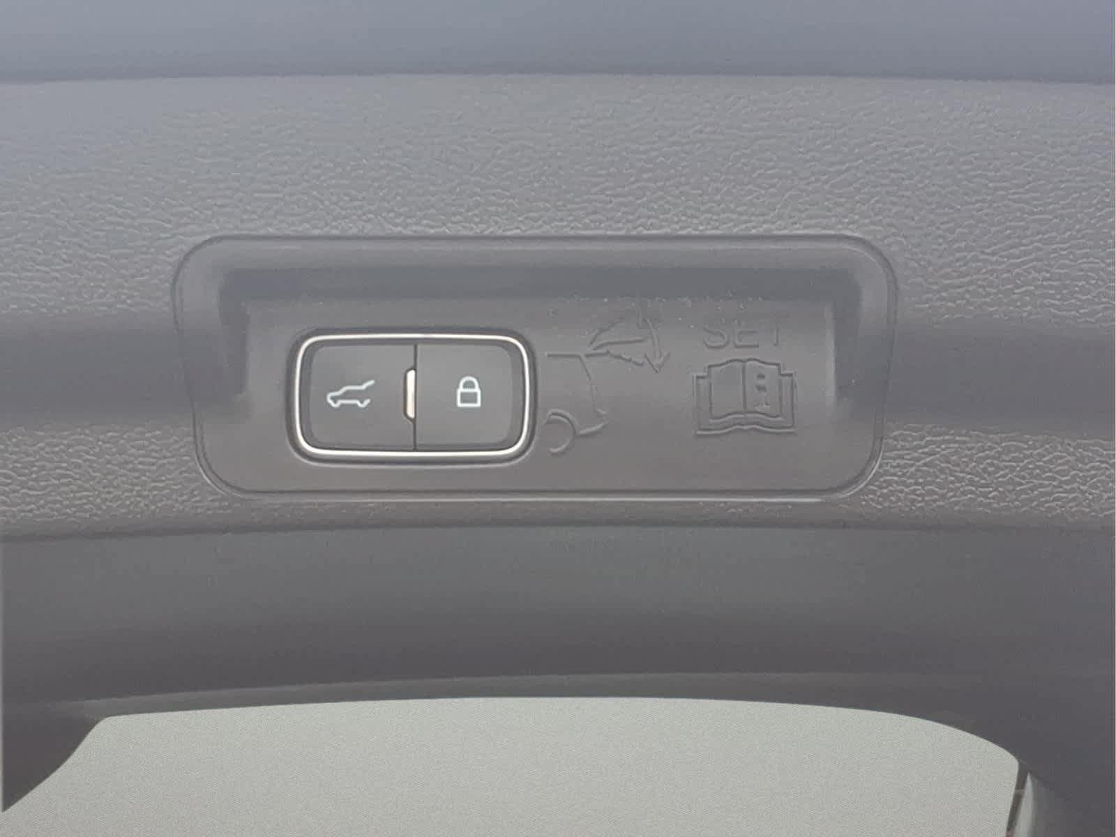 Used 2023 Ford Explorer XLT w/ Equipment Group 202A AWD/4WD image 7