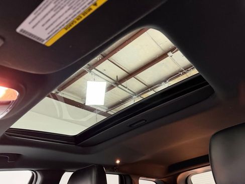 Used 2021 Jeep Grand Cherokee Limited image 24