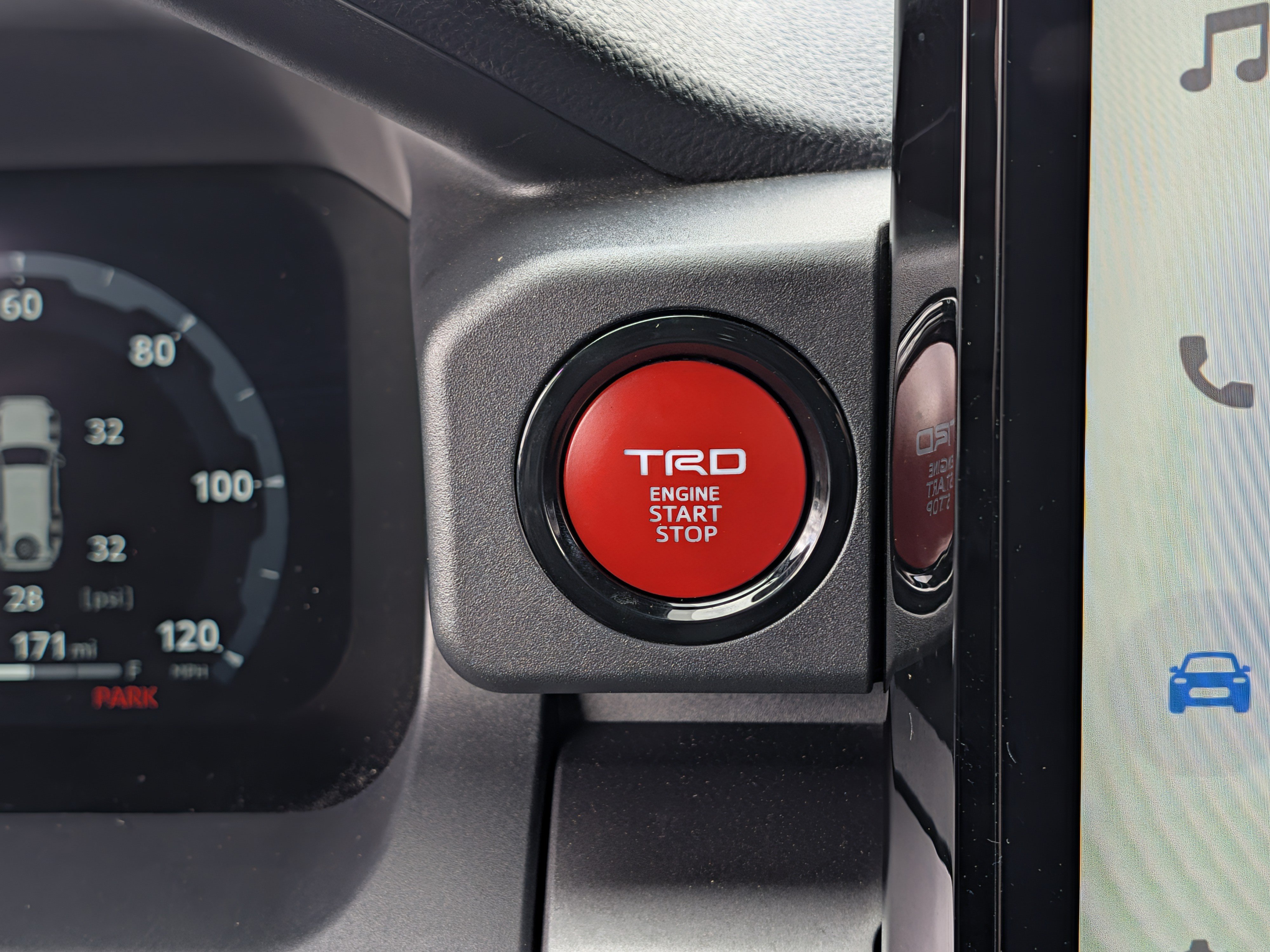 Certified 2025 Toyota 4Runner TRD Off-Road Premium w/ Tow Technology Package AWD/4WD image 30