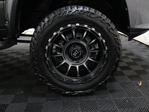 Used 2015 RAM 1500 Sport w/ Remote Start & Security Group image 30