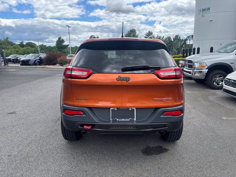 Used 2014 Jeep Cherokee Trailhawk w/ Leather Interior Group AWD/4WD image 17