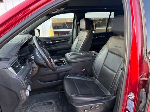 Used 2021 GMC Yukon Denali w/ Denali Premium Package AWD/4WD image 11