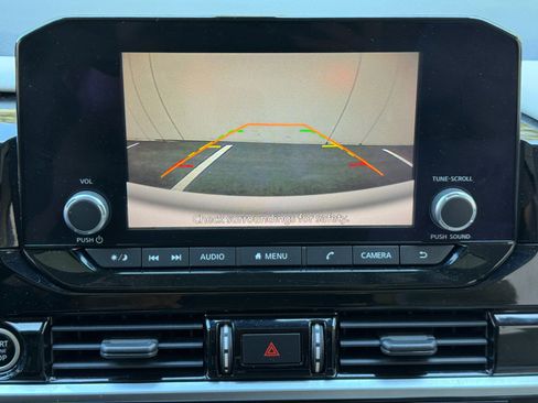 Used 2022 Nissan Pathfinder SV w/ SV Premium Package image 25