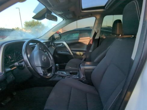 Used 2017 Toyota RAV4 XLE FWD image 6