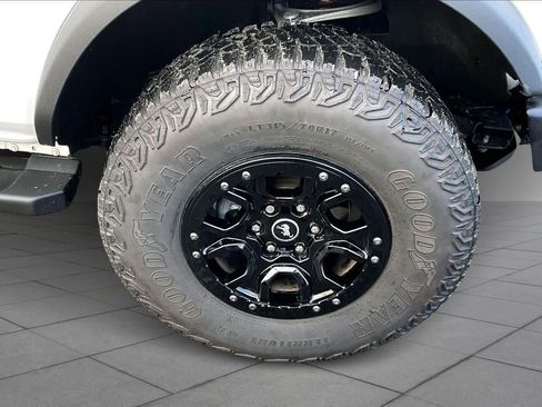Used 2024 Ford Bronco Wildtrak image 10