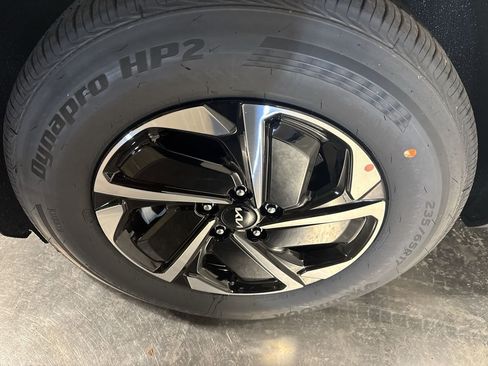 Certified 2025 Kia Sportage LX image 10