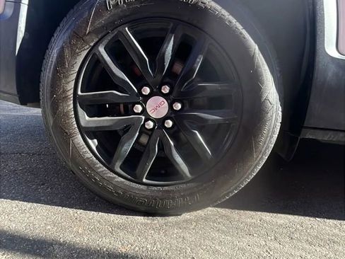 Used 2019 GMC Acadia SLT image 19