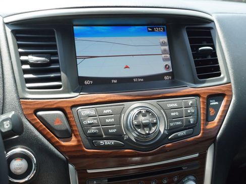 Used 2018 Nissan Pathfinder Platinum FWD image 27