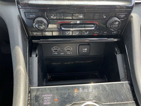 Used 2023 Jeep Grand Cherokee L Limited w/ Black Appearance Package image 18