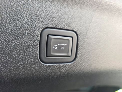 Used 2024 Chevrolet Suburban LT AWD/4WD image 7