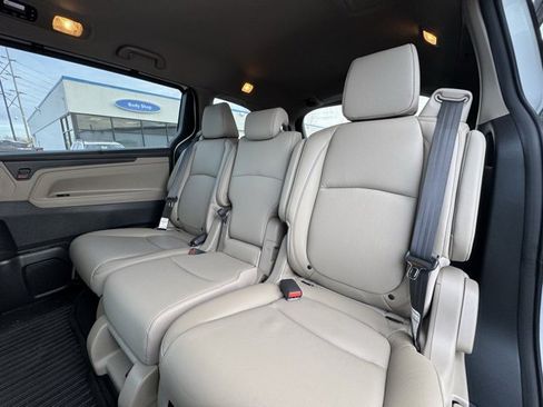 Used 2023 Honda Odyssey Touring image 13
